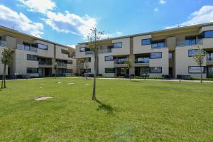 Oasis of Lake Garda in Desenzano with Pool-Garden-Garage