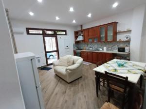 Peaceful Casteldaccia Apartment near the Sea