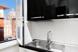Ideal for large groups 2 Apartments in the same building Center of Rome near Vatican and Trastevere