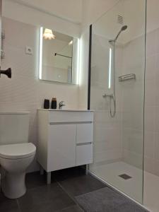 Apartamento vista mar e pôr do Sol (1,6km Praia)