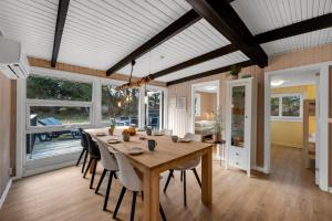Holiday Home With 4 Bedrooms And Large Terrace With Wilderness Bath