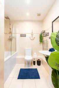 2 Bedroom 1 Bathroom with 4 Beds and Parking
