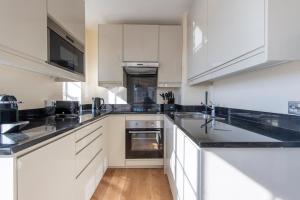 Elegant 1BR Chelsea Cloisters 4 Guests