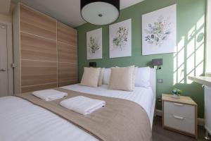 Elegant 1BR Chelsea Cloisters 4 Guests
