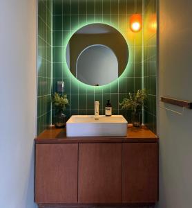 Heeon1974, K-pop Photoshoot Heritage House with Spacious Garden and Terrace