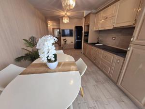 Panoramic SaeView Suite - Beach Pool & Spa Resort