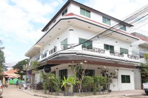 Kandal Village Inn