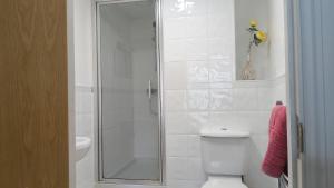 Blue Apartments 2 Bedroom sleeps up to 6 People