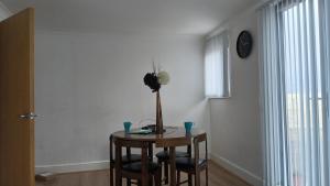 Blue Apartments 2 Bedroom sleeps up to 6 People