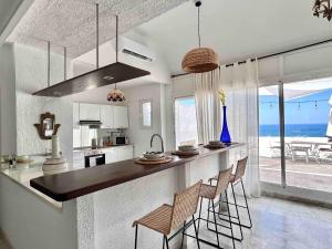 CLIFF 2 Live Above the Sea, Between Sky Mediterranean