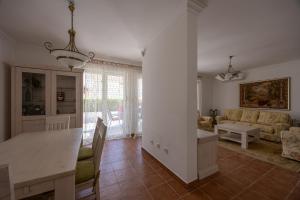 Apartment with private pool Kotor, Ljuta