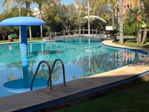 New cozy 2BR warm pool and parking