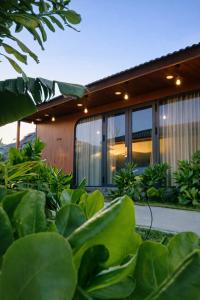 Melaka Hồ Tràm - Beachside Bungalows & Nature Retreat