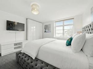 Luxury Two Beds Apartment in Canary Wharf