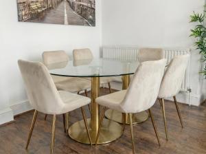 Luxury Two Beds Apartment in Canary Wharf