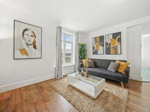 Luxury Two Beds Apartment in Canary Wharf