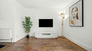 Luxury Two Beds Apartment in Canary Wharf