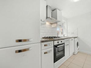 Luxury Two Beds Apartment in Canary Wharf