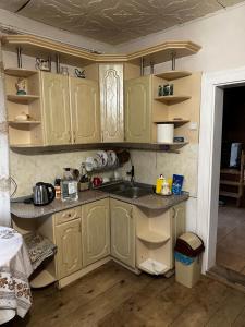 Батьківська хатина