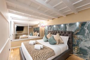Teatro Pace Palace - Historic Center, luxury apartment, 3 bdr, A-C