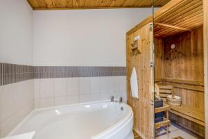 Field View 1 bed-No Pets-Cedar