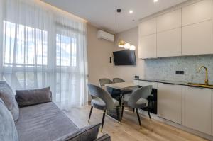 12-85 French Quarter 2, Predslavynska 42, Kyiv centre, fantastic city view, 15 kW backup power, Petrovdim Apartment