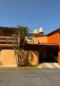 Casa Morroken Ixtapa con Alberca