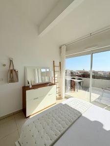 superbe appartement T2 face à la mer et la lagune