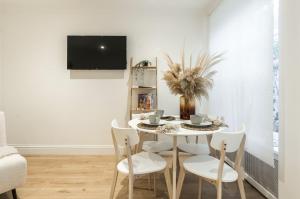 Prime Kensington Flat Just Steps from Earls Court