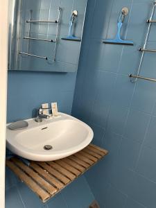 Plage et commerces à 50m, sans télé pour déconnecter !