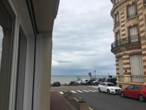 Plage et commerces à 50m, sans télé pour déconnecter !