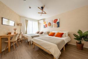 Station 2min walk 5min USJ 8min Namba