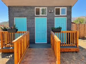 Cozy Retro Camper by Sequoia & Kings Canyon - Fiona