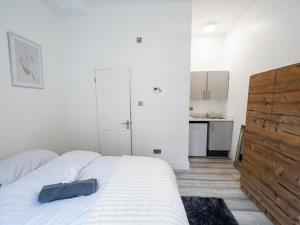 Stylish & Modern Ensuite Studio Room, Central London