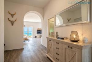 Tudor Flat sea view with parking, WiFi, Terrace, close to the sea