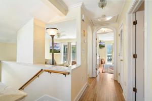 Palm Cottage Treasure Island Beach Sleeps 4