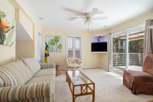 Palm Cottage Treasure Island Beach Sleeps 4
