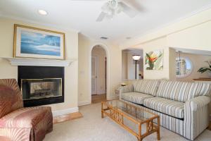 Palm Cottage Treasure Island Beach Sleeps 4