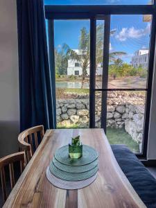 Your getaway in nature! Private garden & pool view