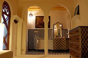 DIALI, casa tradicional con azotea y vistas al Atlántico en la medina de Asilah