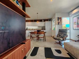 Altaris - Newly renovated 2 bedroom apartment with AC and remote work desk in Kloofstreet