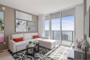 Penthouse Ocean Front View Mansion in Sky Corner