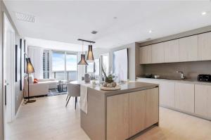 Penthouse Ocean Front View Mansion in Sky Corner