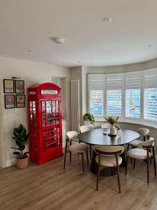Hearth & Hound Cozy Homestay