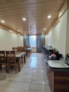 Hotel Surya Heights Manali