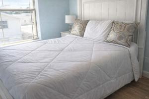 Near Beach Retreat - Ground Floor - Pool - Walk toapts