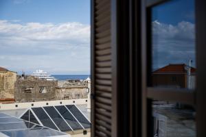 Karavel Suites - Old Town