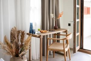 Karavel Suites - Old Town