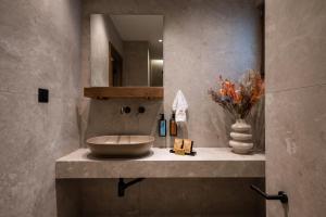 Karavel Suites - Old Town