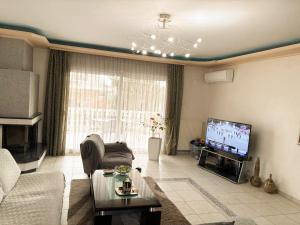 Katerini Grand Luxury Villa with Garden and Jacuzzi